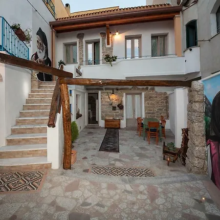 Bed & Breakfast Pascal House Nuoro_iun E5016 3*