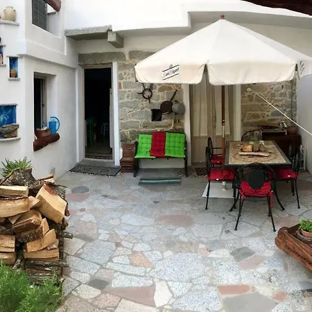 Pascal House Nuoro_iun E5016 Oda ve Kahvaltı 3*